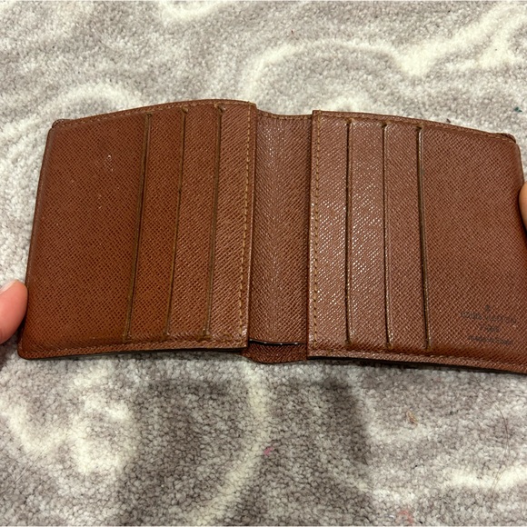 !! Authentic Mens Louis Vuitton Wallet Monogram !! (comes woth box and bag) - Picture 3 of 6